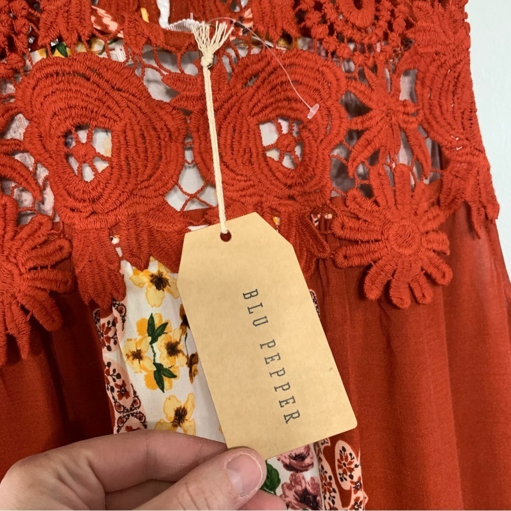 Blu Pepper Boho Rust Floral Crochet Mini Dress Size M NEW - Picture 3 of 9